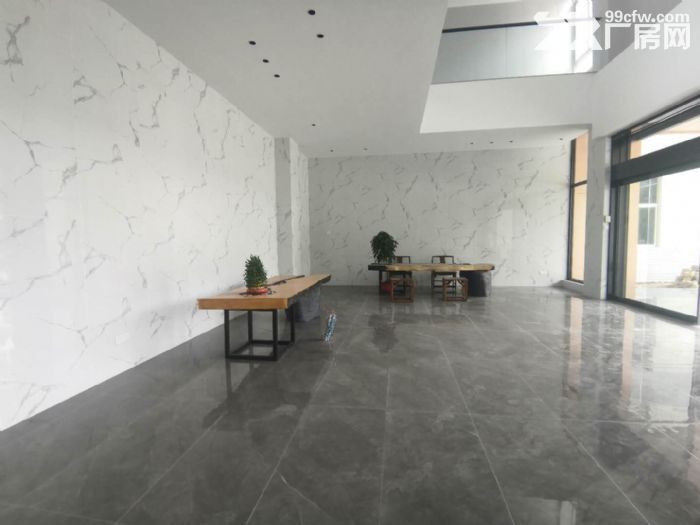 城东写字楼中凡大厦，超值9000平整层出租，省钱又省心